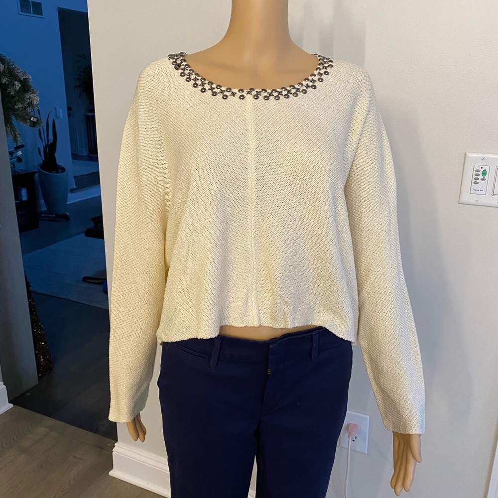 COPY - ASTR cream crop sweater size medium